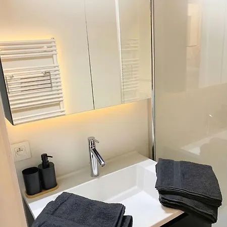 1 Bedroom With Large Seaview Terrace *