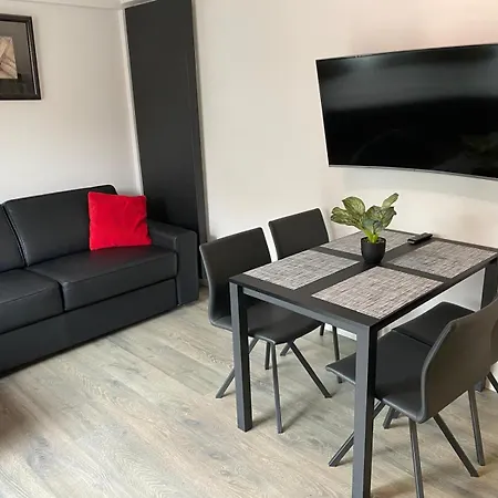 1 Bedroom With Large Seaview Terrace *