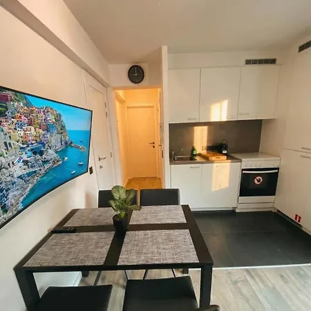 1 Bedroom With Large Seaview Terrace Appartamento *