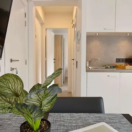 1 Bedroom With Large Seaview Terrace Appartamento