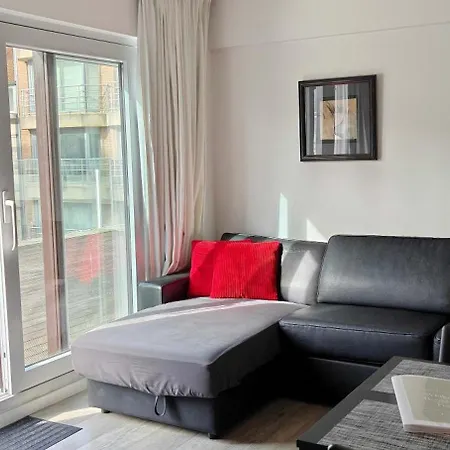 1 Bedroom With Large Seaview Terrace Apartament *