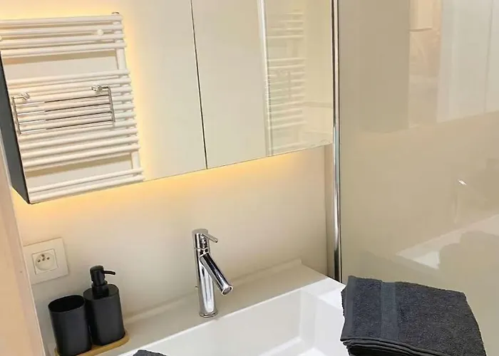 1 Bedroom With Large Seaview Terrace *