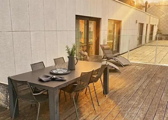 1 Bedroom With Large Seaview Terrace Apartment *