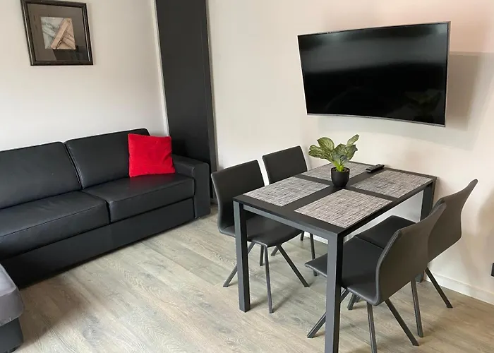 1 Bedroom With Large Seaview Terrace *