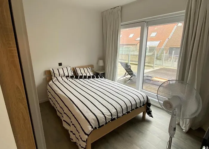 Apartment 1 Bedroom With Large Seaview Terrace Knokke-Heist