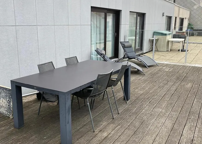 1 Bedroom With Large Seaview Terrace *